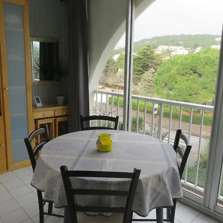 Sete, 1 Piece, 3 Personnes - Fr-1-472-184 * Sète